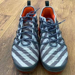 Mens Nike AirMax . Size: :11.5